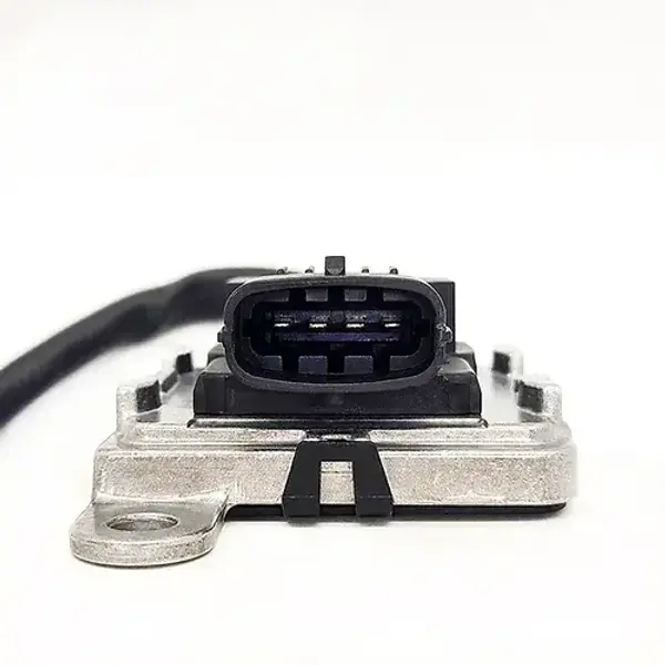 Volvo NOx Sensor | Outlet NOx Sensor 22303391 | NOx Sensor Volvo D13 | Manufacturer Part Number 22303391 5WK97366 | Made in Germany | 2 Years Warranty